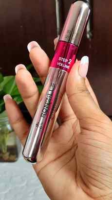 ✨ Looking for a 2-in-1 mascara for your everyday makeup?
I