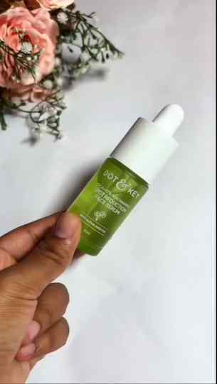 Comment for links 🔗
.
.
Healing my skin, one drop at a time