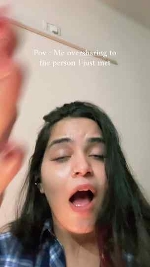 Kahi bhi badbad karne lag jati hu 🤣
..
#fyppppppppppppppp