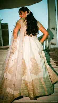 One year to one of my favourite looks ✨🍁.
#haldivibes💛❤️