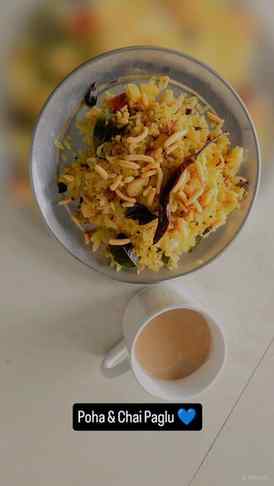 Poha chai Paglu 💙 

#foodstagram #trending #viralreels #cha