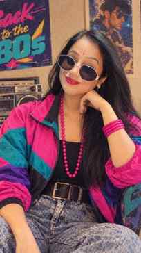 80s aesthetics with a 90s soundtrack. Absolute perfection! �