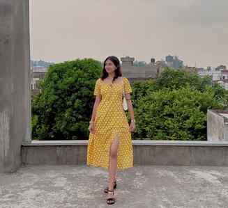 Jaise khwabon ka ek hissa 🌸💛. #post #polkadots #explorepag
