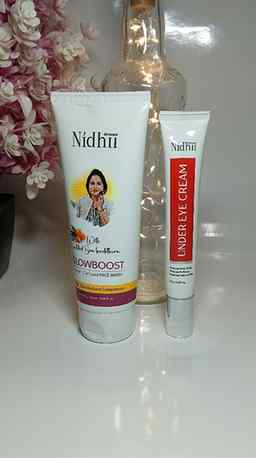 Glowing skin with clean under eye ✨
@nidhii.skincare
.
.
.