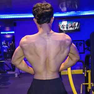 "Great things never came from comfort zones."⏳⚜️
#gym #fitne
