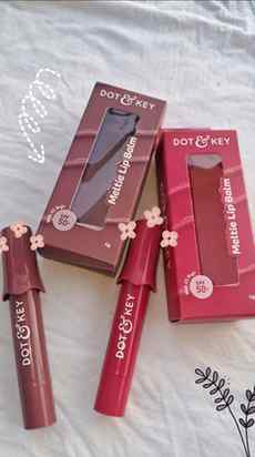 Sweet,Soft & Glossy 🍓💗
These Lip treats are giving the per