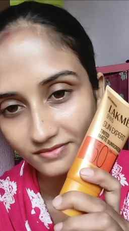Sunscreen that gives a little tint too! ☀️✨
Lakmé Sun Expert