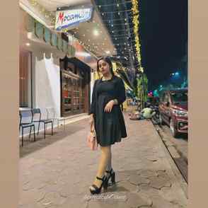 Beauty in black 🪽
.💞💕💞
.
.
.
.
.
.
.#picoftheday #red #c
