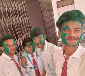 Happy holi guyss😊😊🎊....