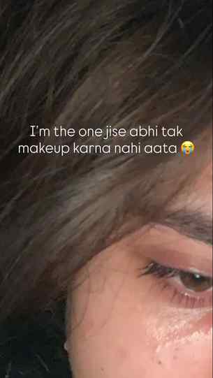 😭koi sikha do eyeliner kese lgate hai 

.