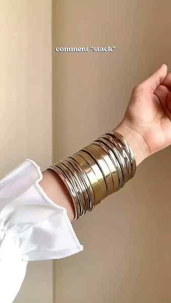Y2k bangles at just ₹120 from @meeshoapp 
Comment "Stack" to