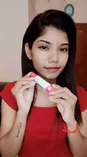 π Glossy lips + SPF 50 protection? Yes, please! πβ€οΈ
Want