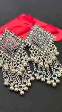 #earringstyle #jewelry #fashion #beauty #outfit #model #shop