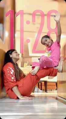 Recreating the pose but with a mom and daughter twist...
#t