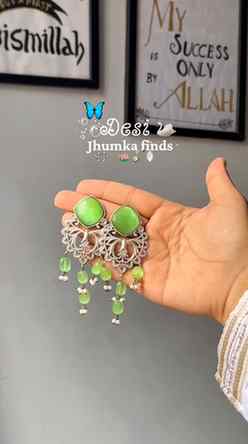 Found the desi jhumka I was looking for. 🤌🏻✨
These gorgeo