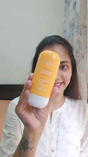 Recently I started using this DOT & KEY Vitamin C + E Super