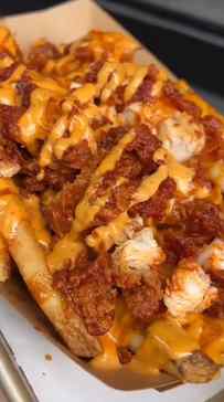 Someone buy me loaded friess😭😭
[loaded fries, sauce, mayo