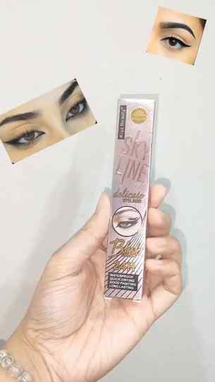 Sharp wings, intense black color & 24H long-lasting wear. Wa