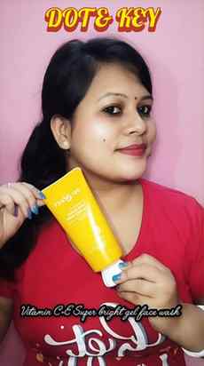 ✨Dot & Key ✨
Vitamin C+E Super bright gel face wash
Glowing
