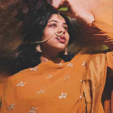 अपने साम्राज्य की रानी बनें 💫💛