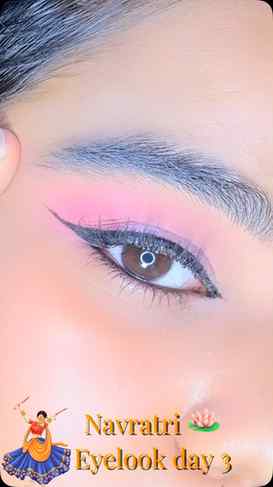 Navratri 🪷 
Eyelook day 3

(Navratri Day 1 Eye Makeup, Navr