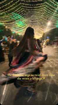Twirl ❤️🥺

(Garba night lehnga twirl viral trend garba song