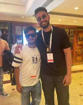 whenever i meet with Arjun sir he always loves me like his l