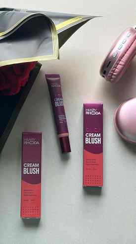 I wasn’t expecting a ₹229 cream blush to be this pigmented! 