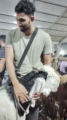 That feelings when are going mandi to buy goat ❤️
#bakramand