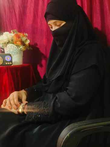 In my own peaceful Corner...๐ค
.
.
Do follow @arfa_creationz
