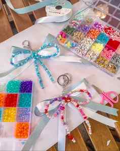 When in doubt, bead it out β¨π·
Make these cutesy beaded bag