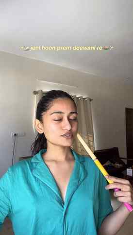 too pretty to sit this one out🤭✨
.
.
.
.
.
.
.
.
.
[navratr