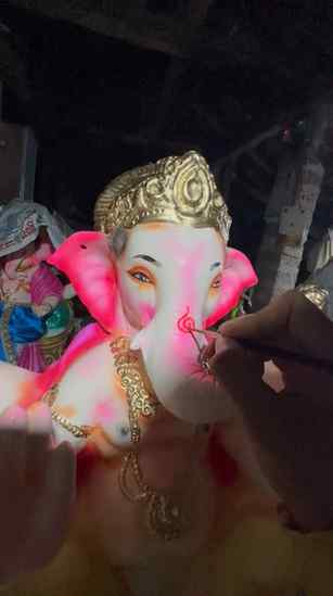 स्वतःच्या बाप्पाला सजवण म्हणजे सुख 😊
#bappa #bappalover #