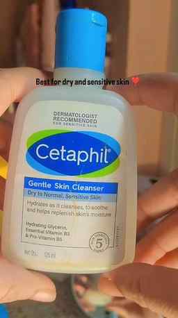 My simple everyday cleanser for a gentle, fresh feel ✨🤍
Cet