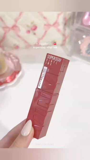 This shade screaming my name! 🎀✨
#lipstick #maybellinevinyl