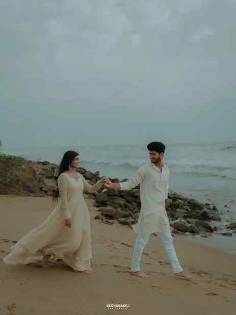 Between the endless waves and the open sky,
we found a love 