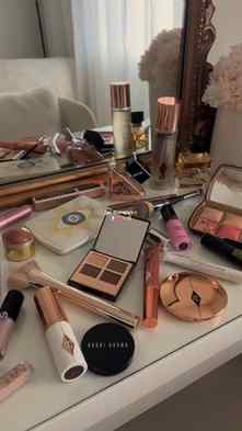 💄 Makeup isn’t expensive… it’s therapy with a better ending