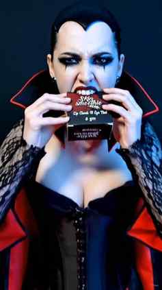 The devil itself is devouring it 🩸🧛♂️😉 @skinsmoothiecosm