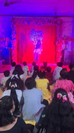 Dance performance by (Drawing) class student Rusha😍