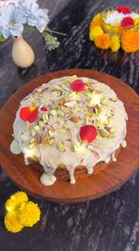 Mawa Panchamrit Cake 🌸💛
A little Janmashtami sweetness, ma