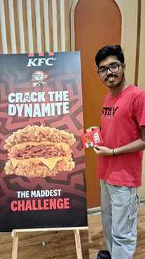 Cracking the Dynamite Challenge with the best! 💥🍗 Thanks @