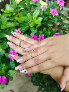 New nails 💅🏻 done by @saha_prity
তোমরাও পূজোয় এরকম সুন্