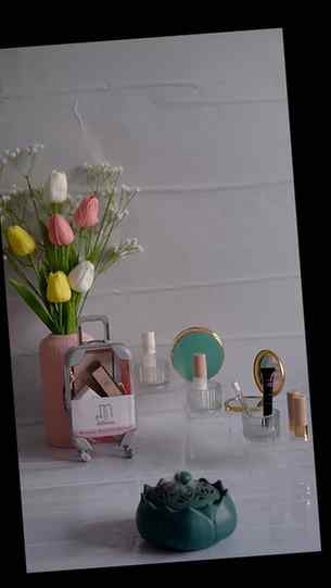 Explore Gucci beauty @brandmall_del .Treat yourself today… 
