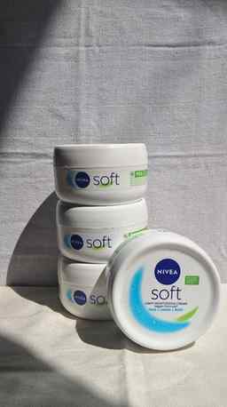 Soft, hydrated skin in seconds ✨💙

NIVEA Soft Cream | Light