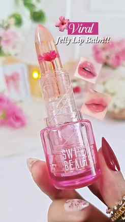 Prettiest lip balm alert! 🌸✨ The Swiss Beauty Jelly Bloom p