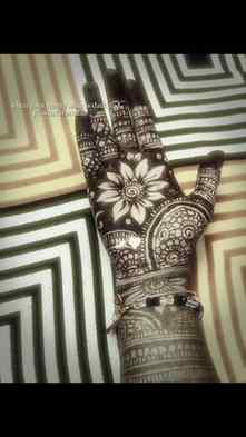 IYKYK🤌😭
#mehendi #darkmehendistain #mehendidesign #viral