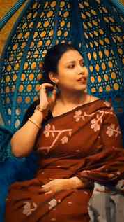 Saree days are my favourite days. 🤍
#SareeGirl #DesiAesthe