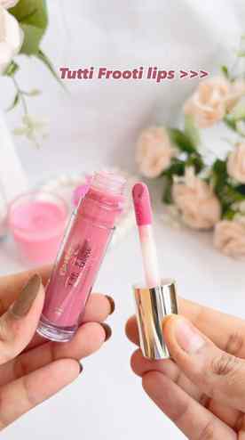 The shine??? absolutely unreal 😭💗
@reachedmars 💋

(lip gl