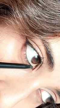 Plum Eye-swear-by Kohl Kajal - Deep Black 🖤👁️✨.
.
@plumgo