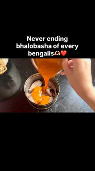 Classic ✨❤️
(Ilish mach, ilish mach bhapa, ilish fish bhapa